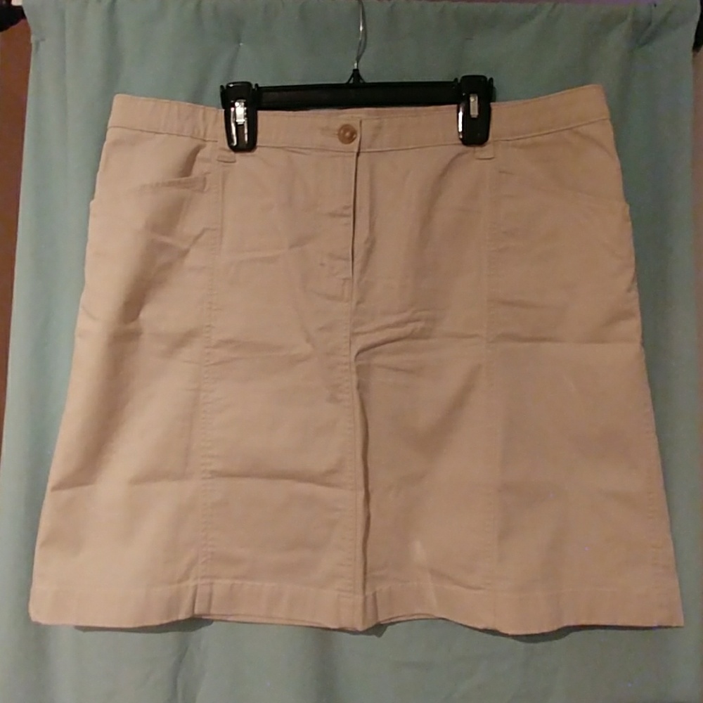 L.L. Bean khaki skirt - 20 W